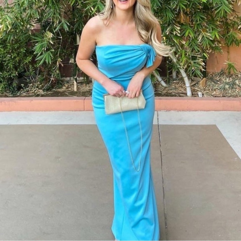 Black Halo Davina Gown